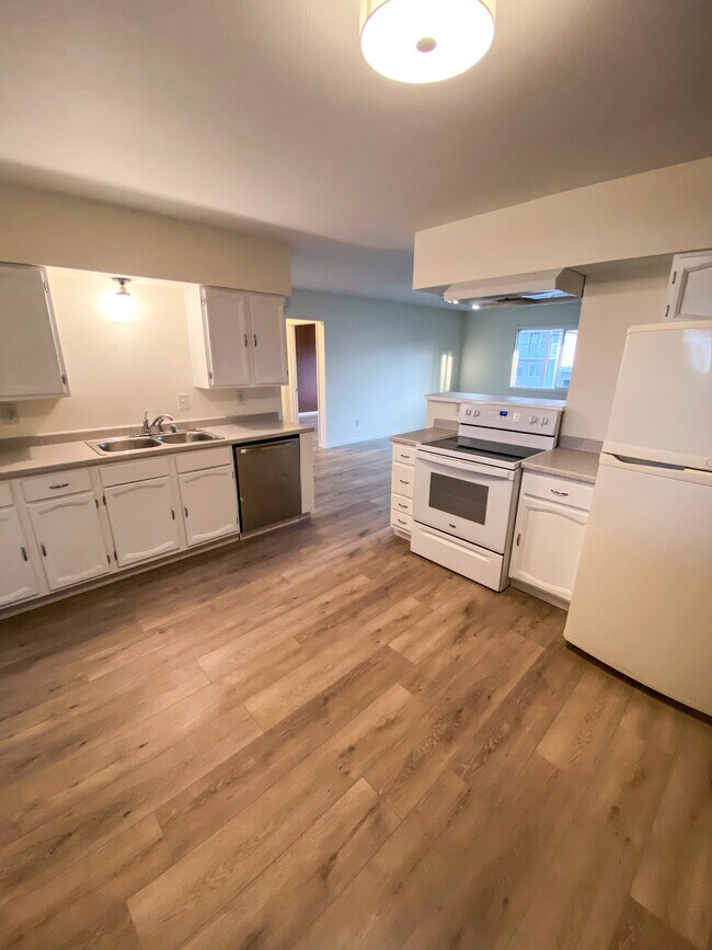Primary Photo - 1306 W 39th Pl