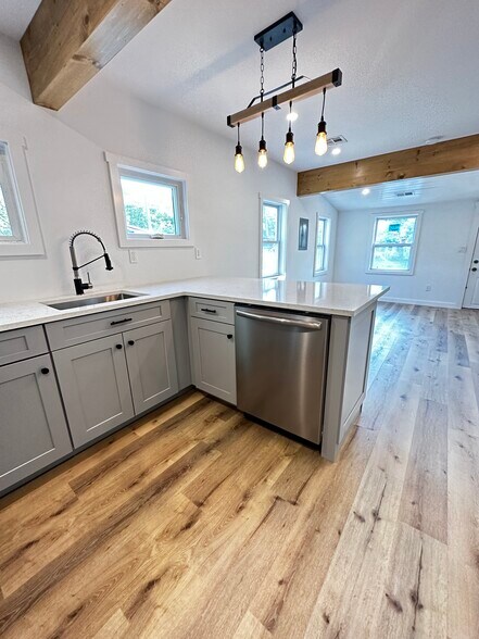 Building Photo - 69 Breton Rd