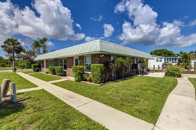 Building Photo - ** NEAR DOWNTOWN ** 2 BED / 2 BATH CONDO -...