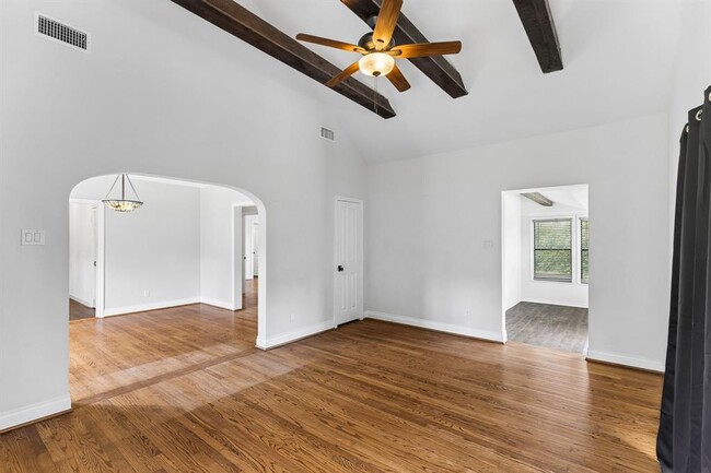 Building Photo - 364 Ponderosa Loop