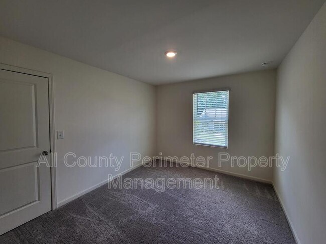 Building Photo - 212 Cottontail Ln