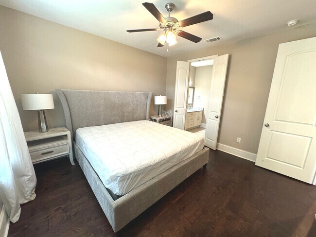 Building Photo - 3BR/3.5BA FURNISHED For Rent