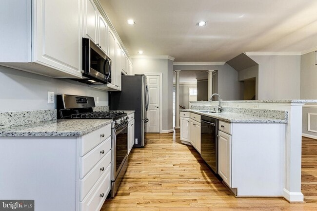 Building Photo - 953 Harrison Cir