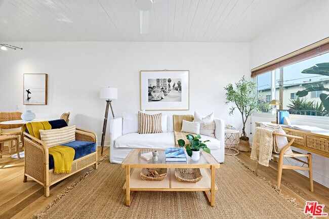 Building Photo - 2329 Kansas Ave