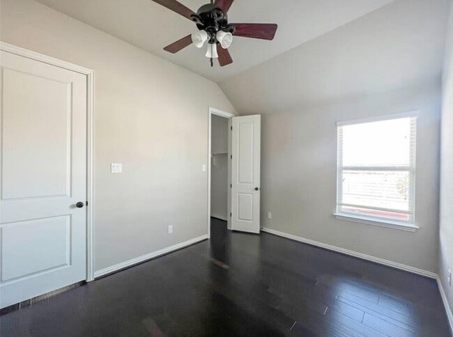 Building Photo - 3018 Diego Dr