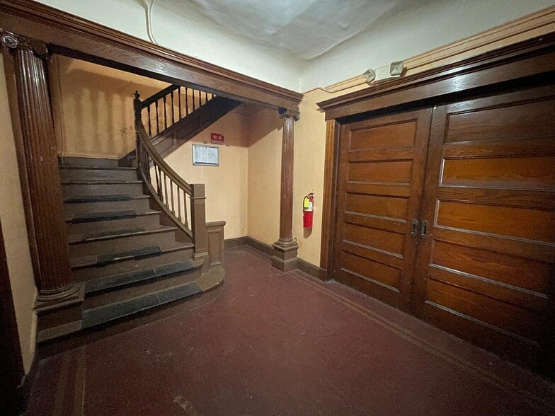 Building Photo - 191 Stiles St