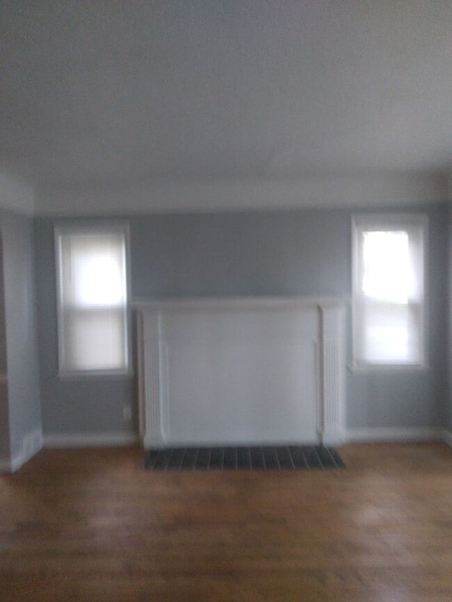 Building Photo - 19356 Westmoreland- 3 BED & 1.5 BATH FOR RENT