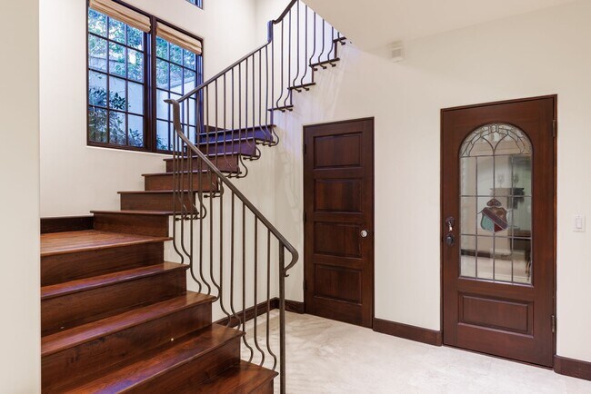 Building Photo - Delightful Private 3BR/4.5BA + Office Home in Del Mar