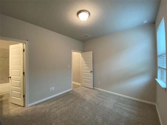 Building Photo - 1513 Whippletree Trl