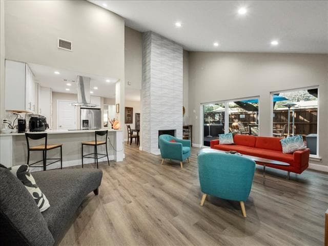 Building Photo - 9716 Highland View Dr