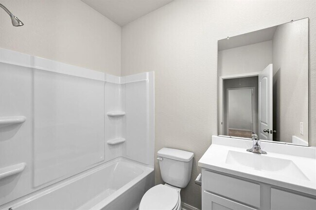 Building Photo - 6422 Elm St
