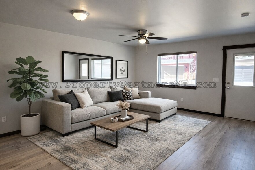 Building Photo - 1303 Westwood Cir