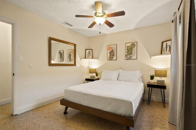 Building Photo - 314 W Alva St