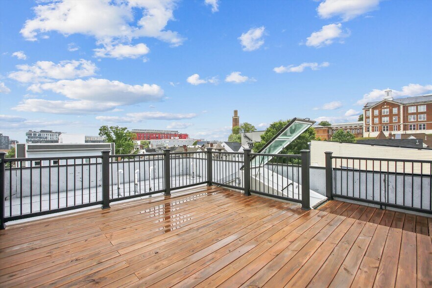 Roof Deck SW View - 232 S St NE