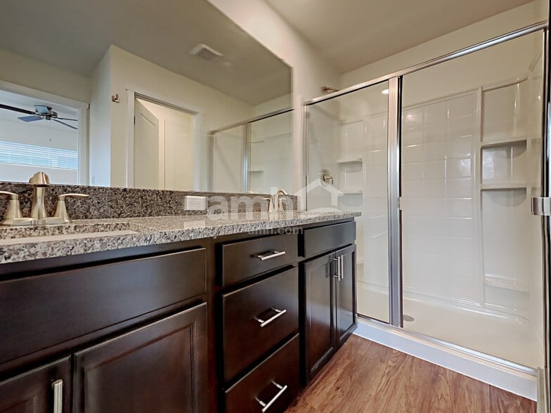 Building Photo - 33084 Ten Trails Pkwy