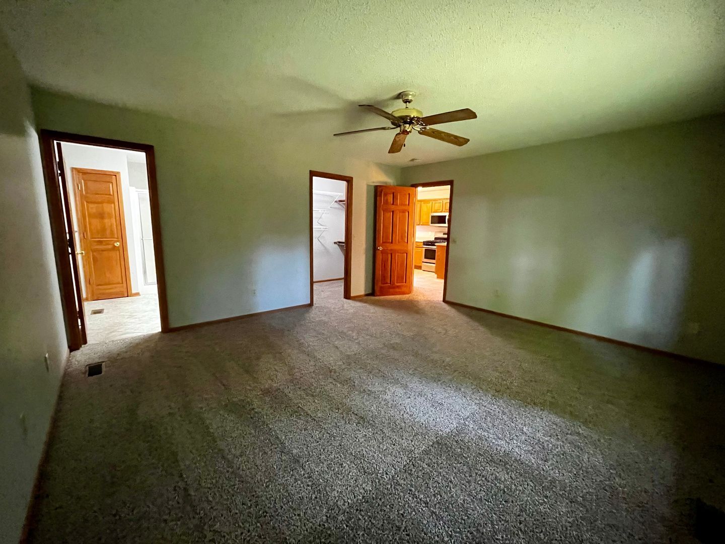 Building Photo - 10339 Lake Sebago Dr