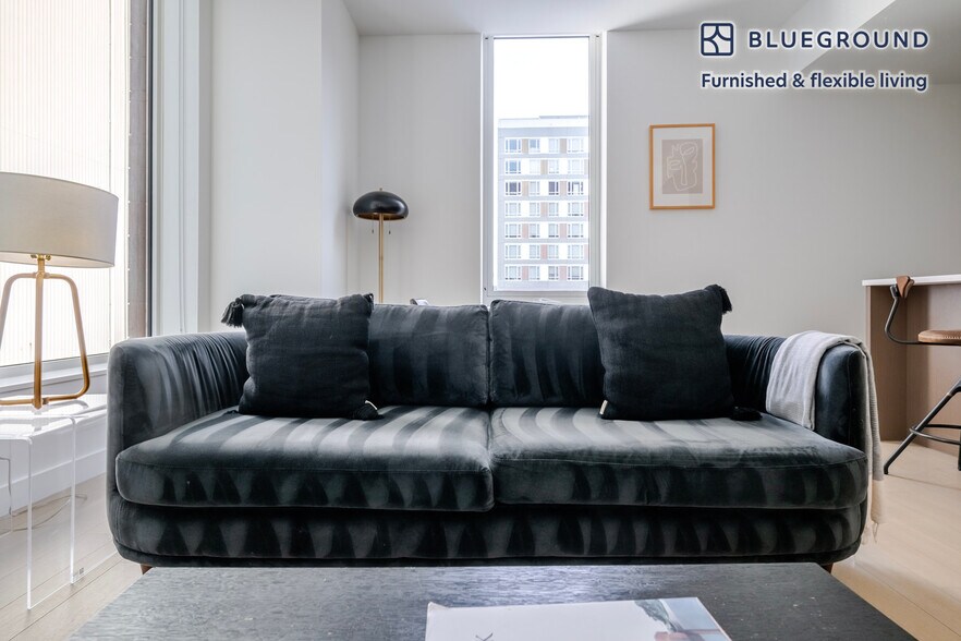 Building Photo - 390 Harrison Ave