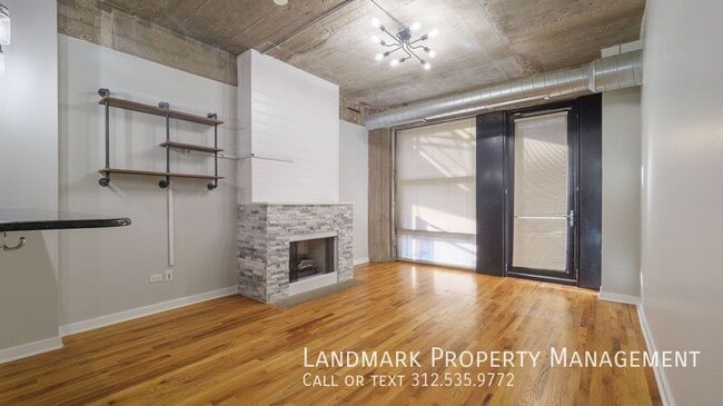 Building Photo - 1069 W 14th Pl