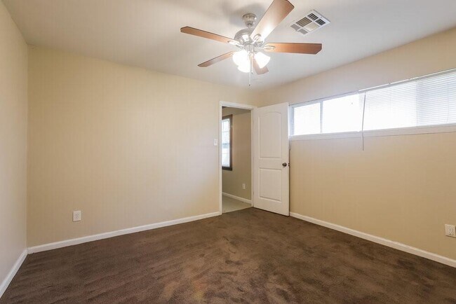 Building Photo - 5751 Oakham St