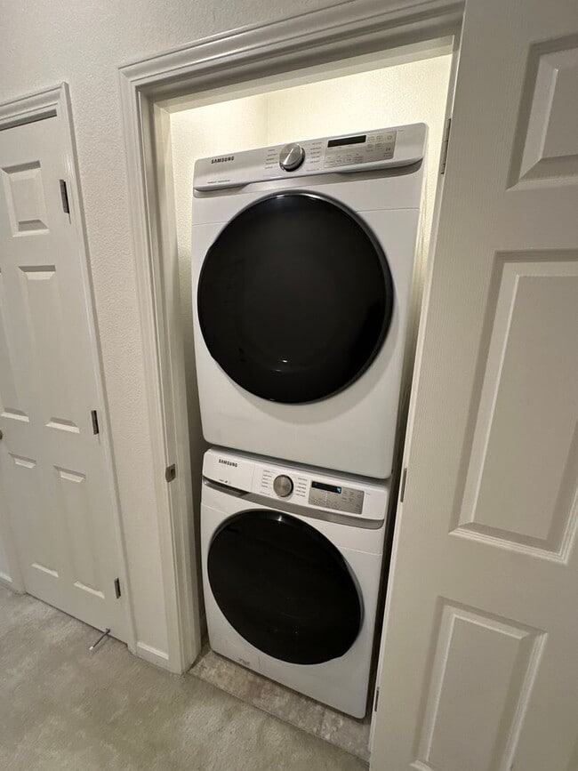 Building Photo - Beautiful Natomas 3 Bed / 2 Bath!