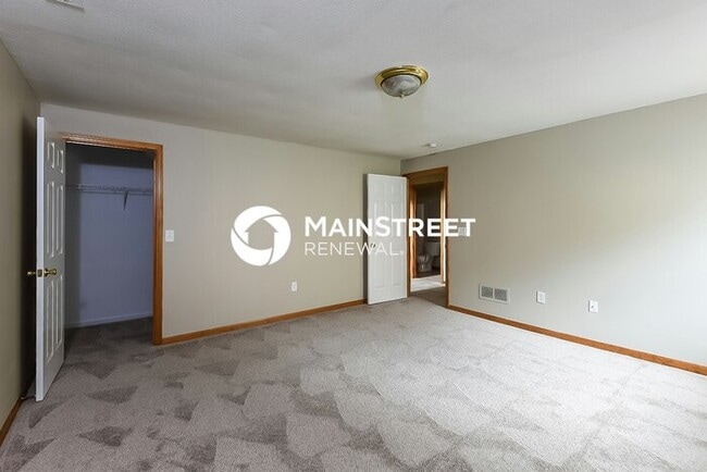 Building Photo - 4 Bedroom Pet-Friendly Home in Kearney, MO with Main Street Renewal
