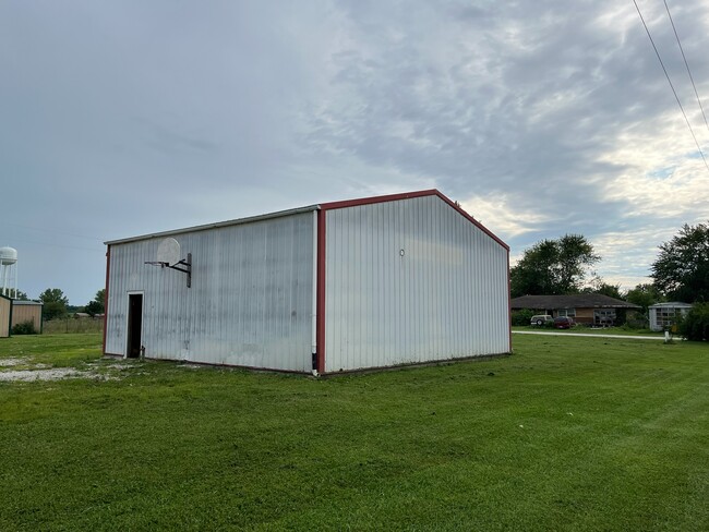 Building Photo - 2908 County Road 2610