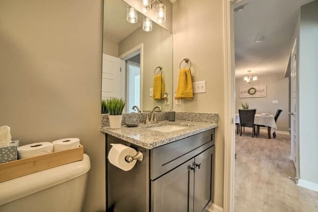 Building Photo - Pet Friendly Three Bedroom!