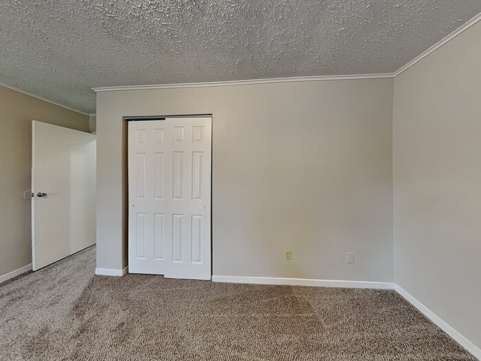 Building Photo - 1502 Elizabeth Dr