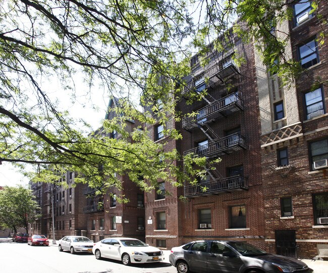 Building Photo - 25-40 30th Road Apartments