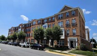 Building Photo - 43102 Thoroughfare Gap Terrace