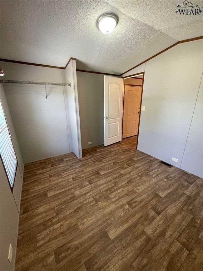 Building Photo - 1007 S Wall St