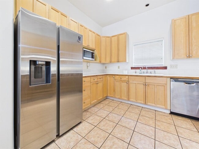 Building Photo - 109 W 38th St