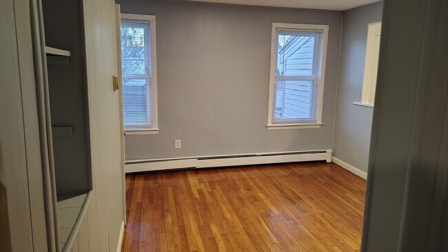 Building Photo - 11 Jackson St