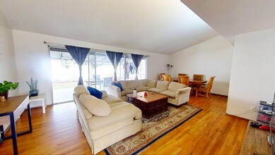 Building Photo - WALK TO SDSU! 4 bed 2 bath House w/ A/C