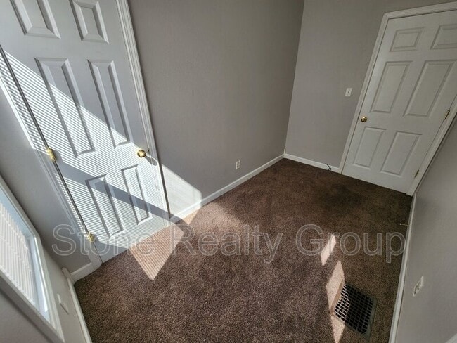 Building Photo - 1201 S 11th St