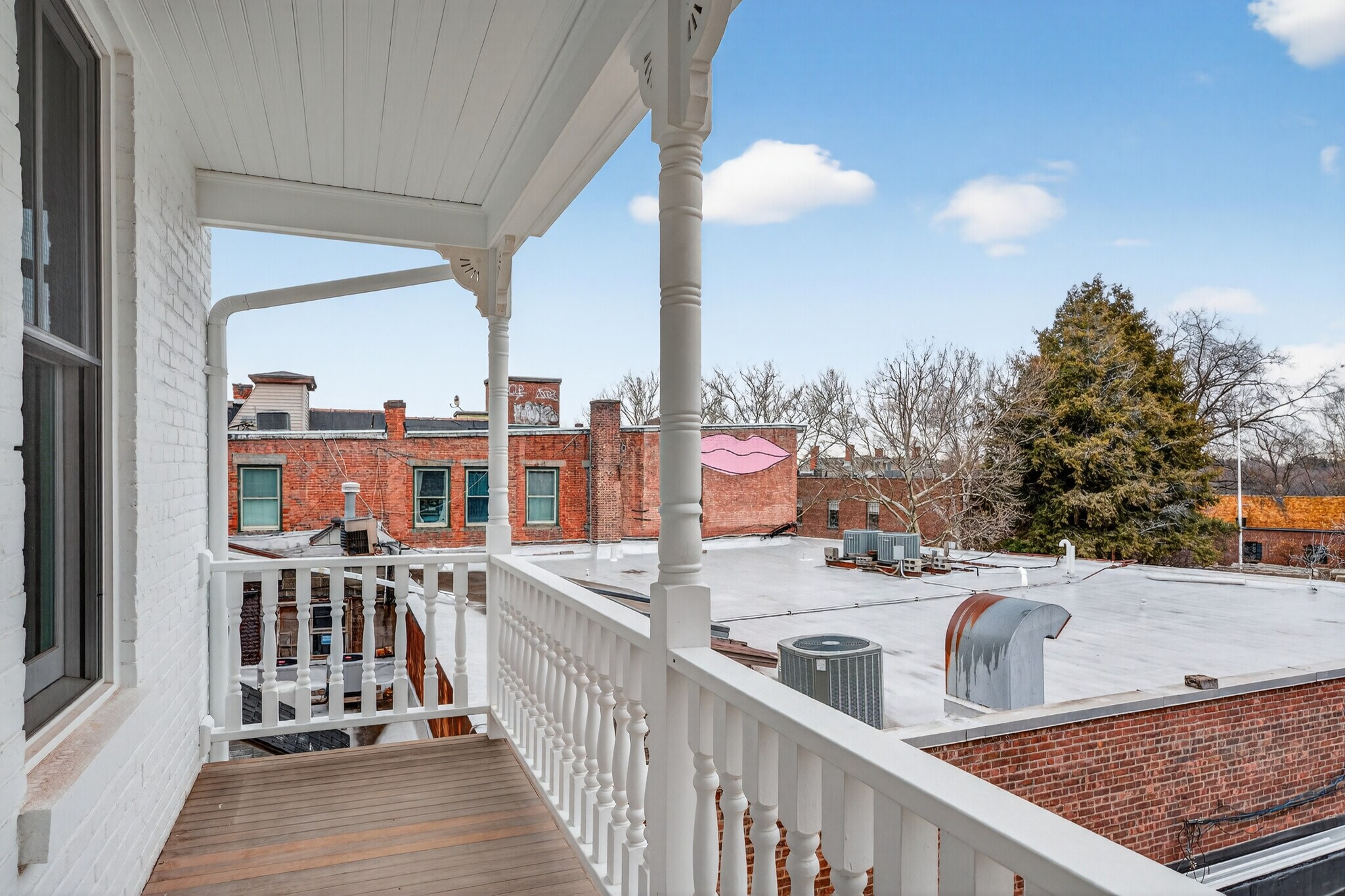 Building Photo - 316 Wall St