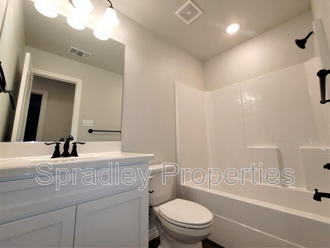 Building Photo - 208 Sparrow Cove