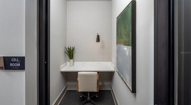 Building Photo - 5000 Collina Ter