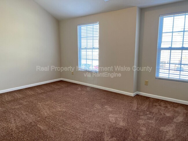 Building Photo - 3790 Burtons Barn St