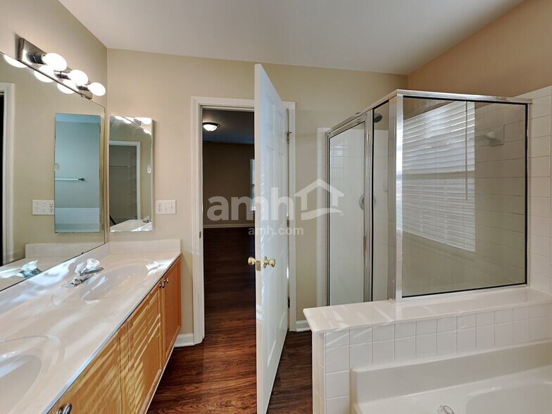 Building Photo - 13429 Honeytree Ln
