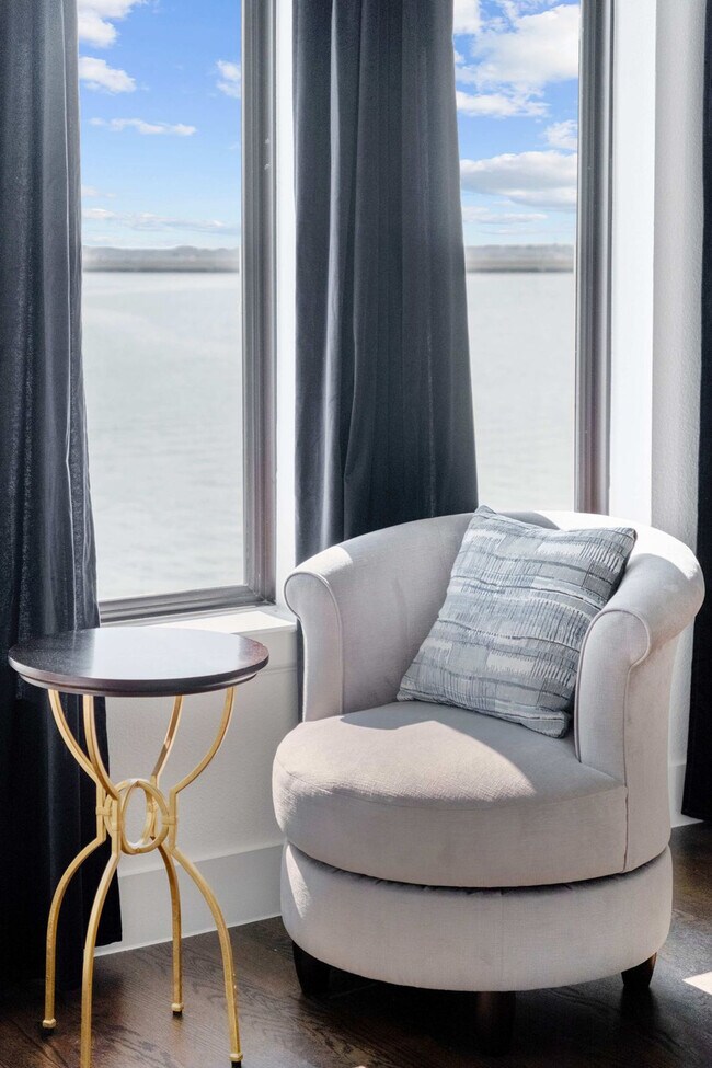 Building Photo - 516 Secretariat Dr