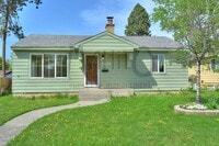 Building Photo - Charming 2 Bedroom 1 Bath Home!