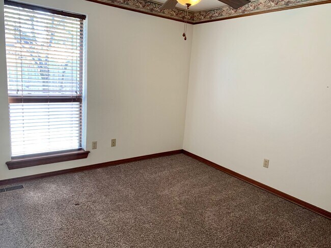 Building Photo - 3800 Havenbrook Cir