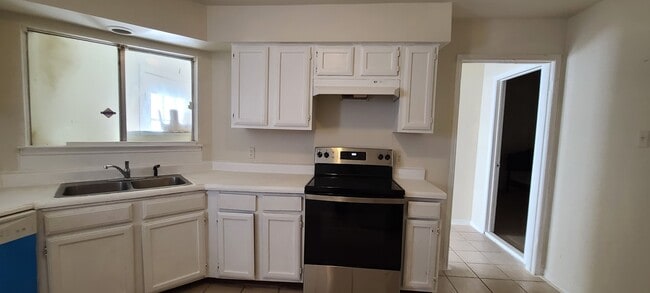 Building Photo - 6342 Gladewell Dr