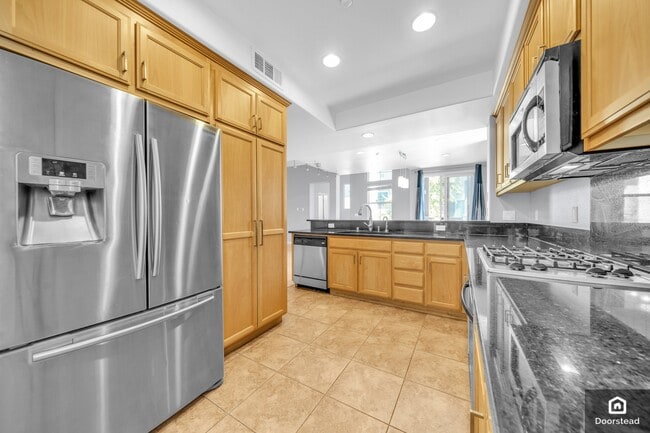 Building Photo - 955 Pavilion Loop