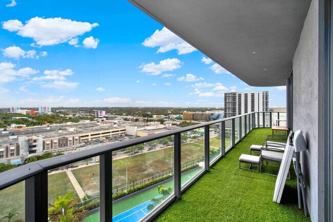 Building Photo - 121 NE 34th St