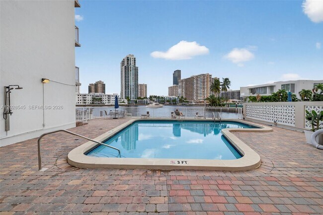 Building Photo - 121 Golden Isles Dr