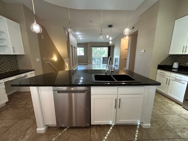 Building Photo - 6605 N 93rd Ave