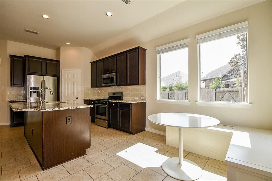 Building Photo - 27403 Bentridge Park Ln