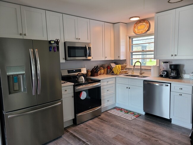 Building Photo - 297 Saint Margaret Dr